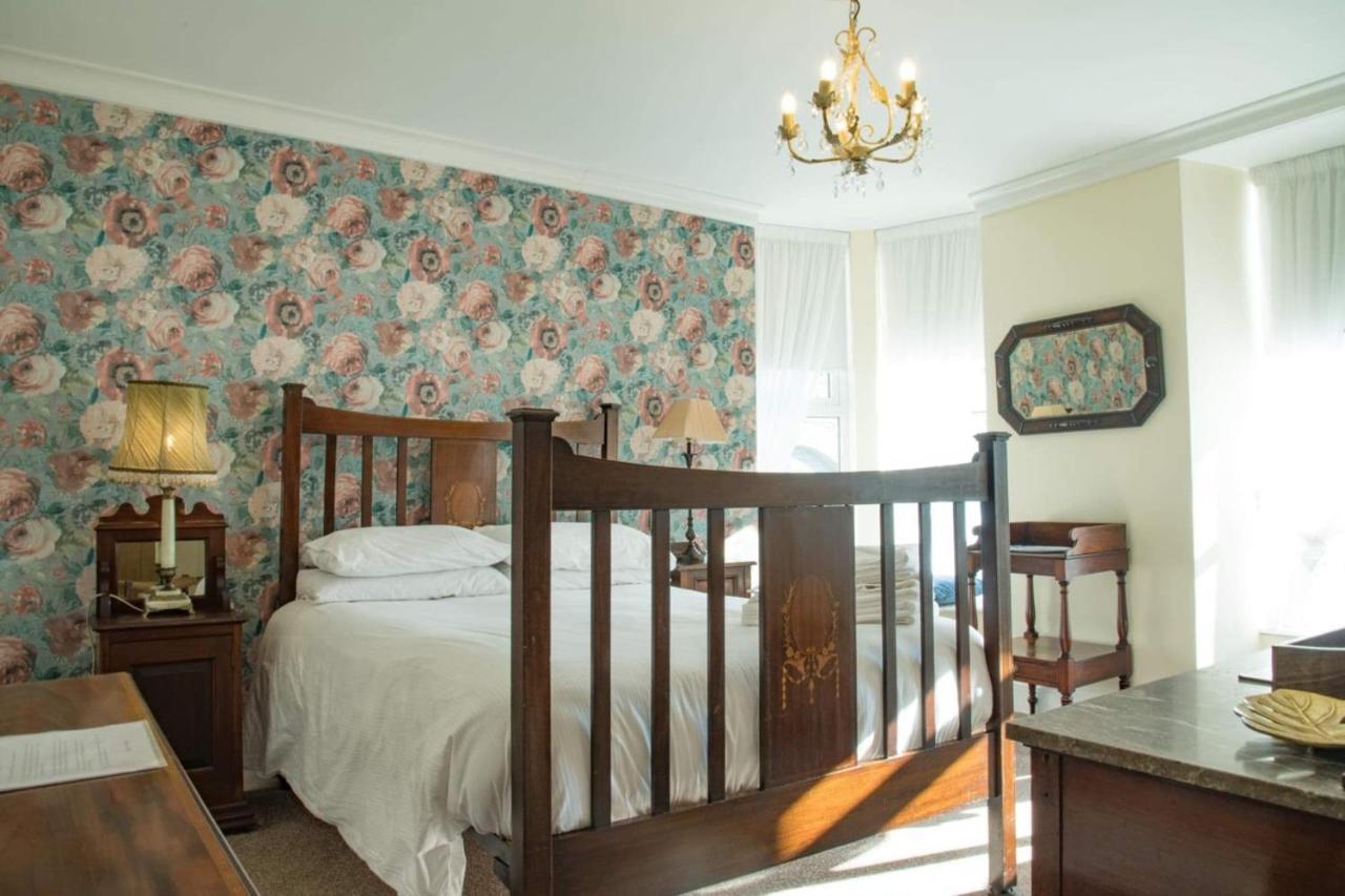 Bed and Breakfast The Royal Бармут Экстерьер фото