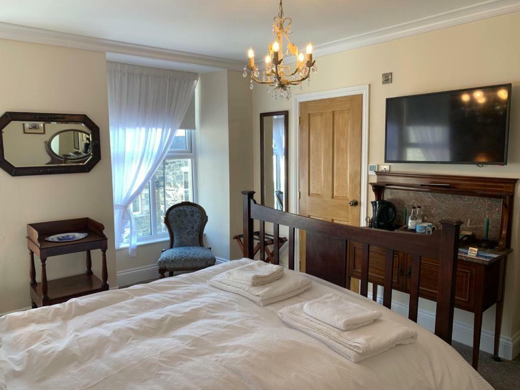 Bed and Breakfast The Royal Бармут Экстерьер фото